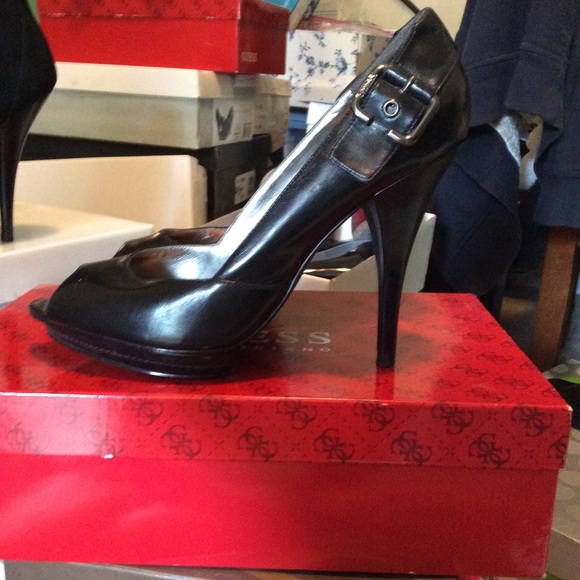 GUESS OPEN -TOE BLACK PUMPS - Picture 1 of 3